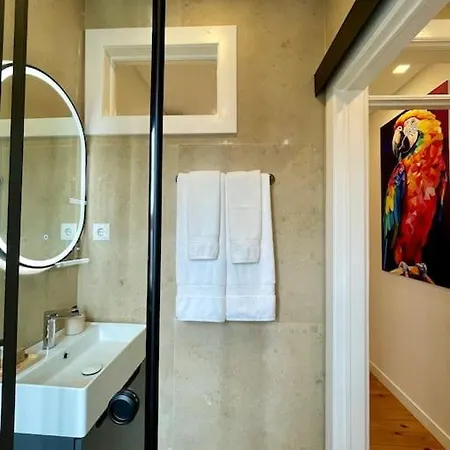 Apartman Stylish & Sunrise From Your Sofa - Stay!