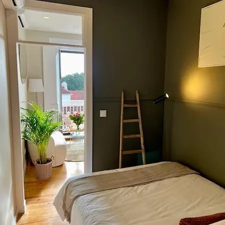 Stylish & Sunrise From Your Sofa - Stay! ליסבון