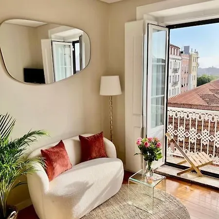 아파트 Stylish & Sunrise From Your Sofa - Stay! *